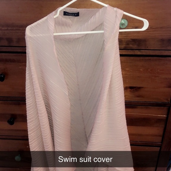 Clothes - Picture 7 of 11